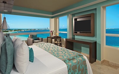 Preferred Club Ocean Front Corner Suite