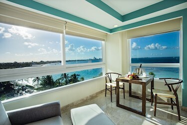 Preferred Club Ocean Front Corner Suite