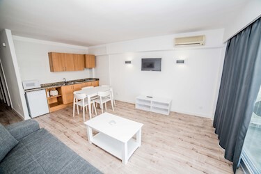 1 Bedroom Apartment