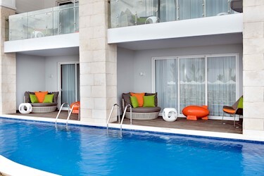 Flat Swim-up Suite