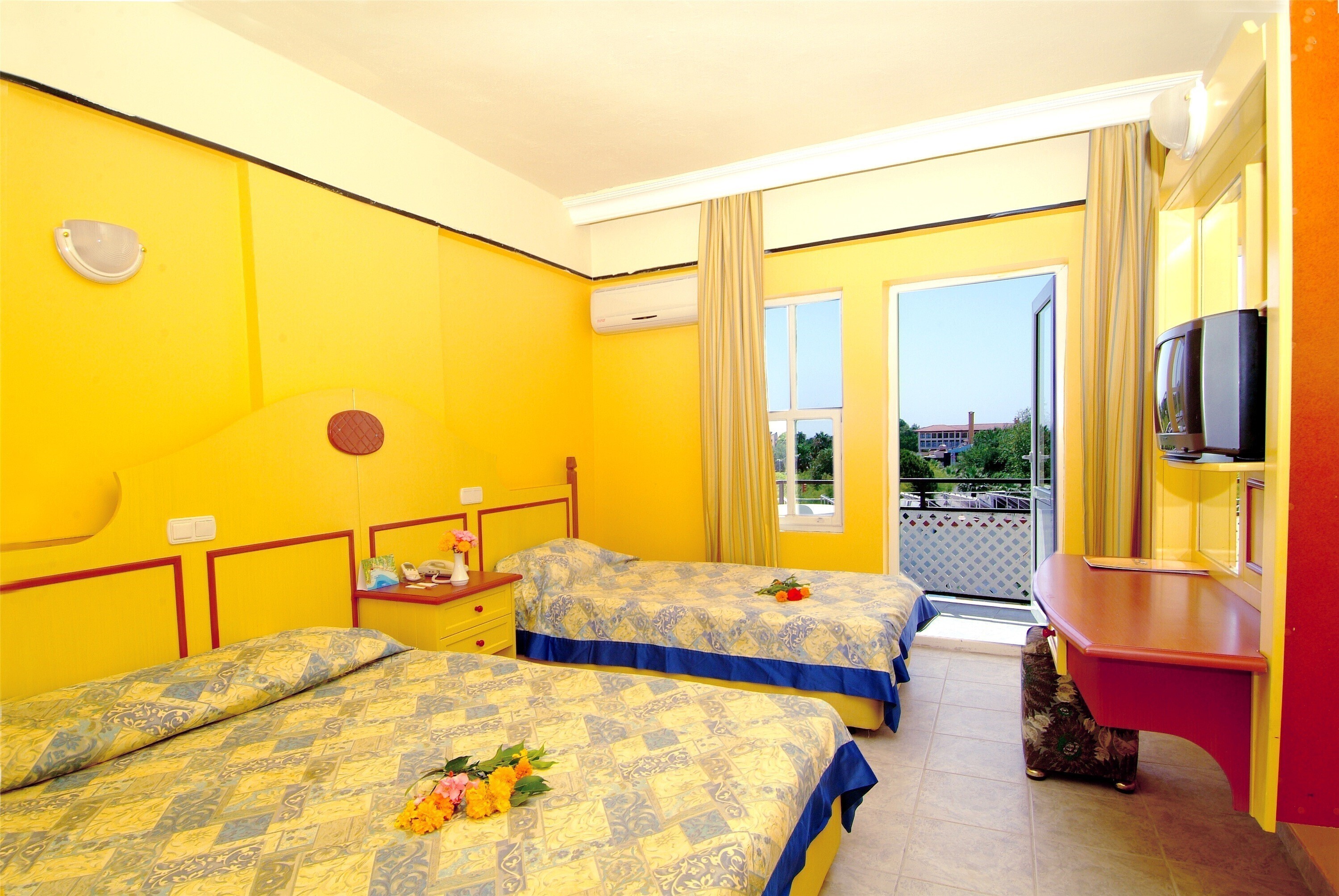 Hotel kiris 4 турция кемер. Uk Hotel Kiris 4 Турция. Uk Hotel Kiris (ex. Kiris Rose, Sailors Park) 4*. Кириш фан отель.