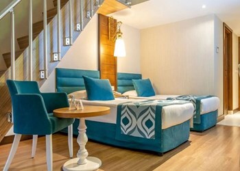 Doublex Family Room