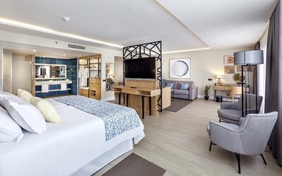  Suite with Balcony, Lateral Sea View
