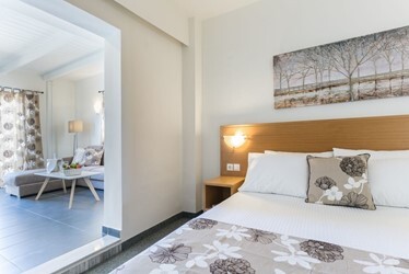 Junior Suite Open-Air Jacuzzi Panoramic & Sea View