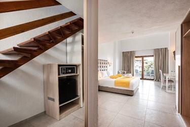Maisonette with Sea View