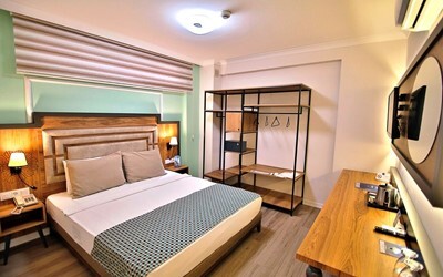 Economy Room