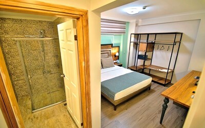 Economy Room