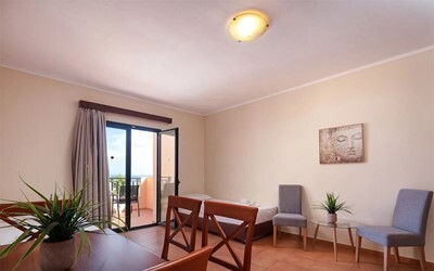 One Bedroom Apartment Sea View