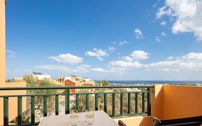 One Bedroom Apartment Sea View