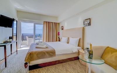 Double Room Mountain View