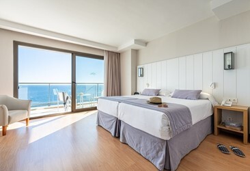 Superior Front Sea View