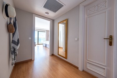 Superior Front Sea View