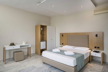 Superior Double Room Side Sea View