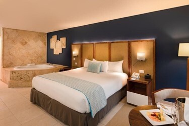 Junior suite jacuzzi premium tropical view