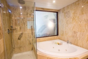 Junior suite jacuzzi premium tropical view