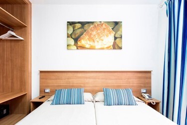 Dbl (2Ad) with Balcony