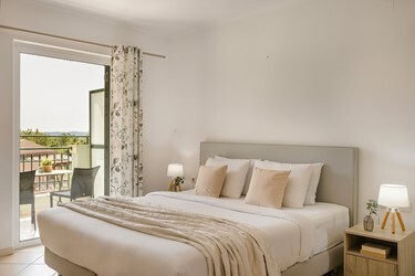 Double Room Superior with Side Sea View