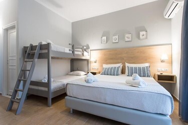 Deluxe Family Room