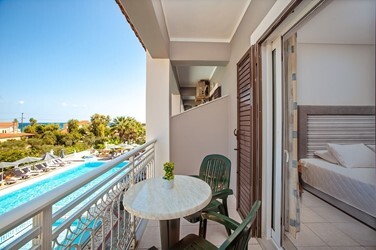 Double Room Standard with Pool View