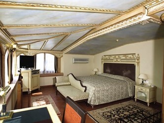 Junior Suite Rooms