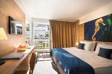 Comfort twin room with park view and balcony