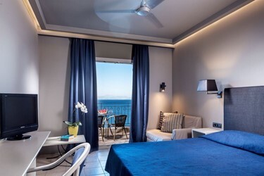 Twin/Double Room Bungalow or Main Building Sea View