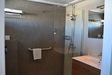 Double Single Use Lateral Sea View