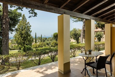 Family Room 1 BedRoom with Garden View