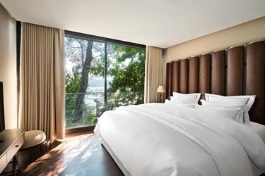 Premium Villa Garden View
