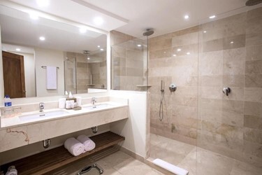 Junior suite ocean front premium