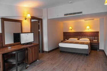 Family Room Mainbuilding