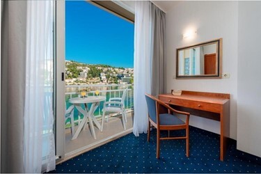 Double Balcony Sea Side