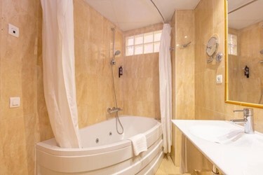 Junior Suite Room