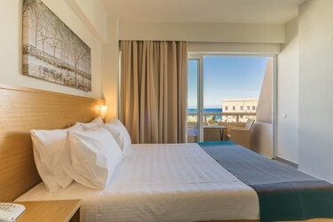 Double Room Classic Higher Floor with Front Panoramic View