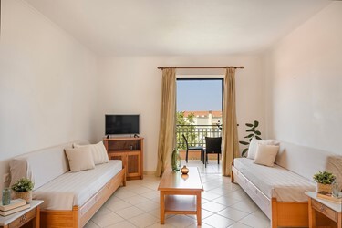 Family Room 1 Bedroom Superior with Garden View