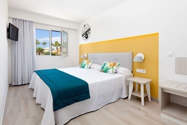 2 Bedroom Family Suite with Kitchen