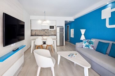 2 Bedroom Family Suite with Kitchen
