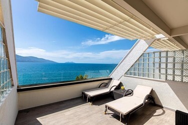 Deluxe Double with Terrace