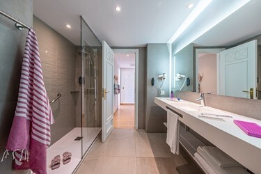 Junior Suite Room