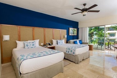 Junior suite premium pool view