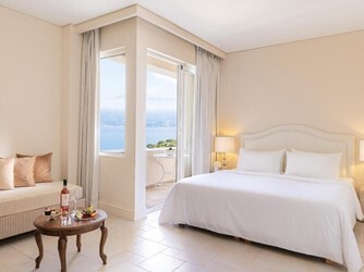 Double Room Guestroom with Side Sea View