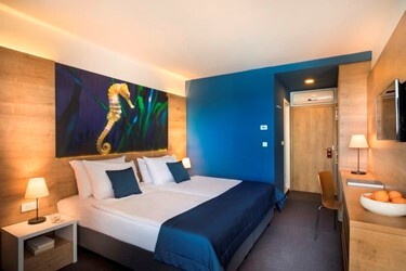 Superior twin room with sea view and balcony