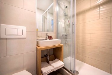 Superior twin room with sea view and balcony