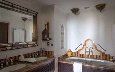 Arabian Club Room
