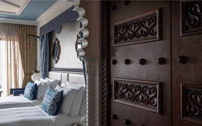 Arabian Club Room