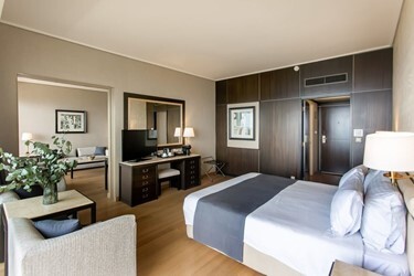 Suite 1 Bedroom with Sea View