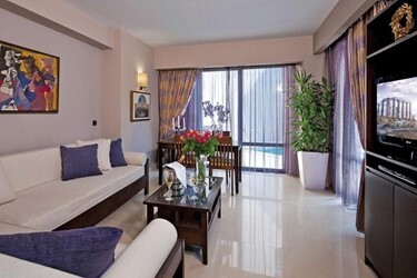 Two Bedroom Villa with Private Pool & Jacuzzi