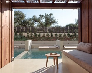 Double Room Superior Swim Up