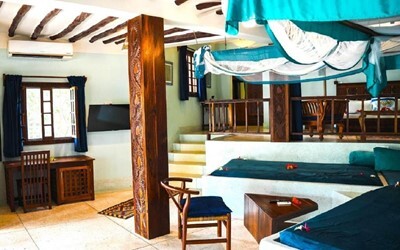 Family Pool Bungalow