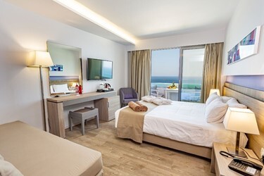 Twin Panoramic Sea View
